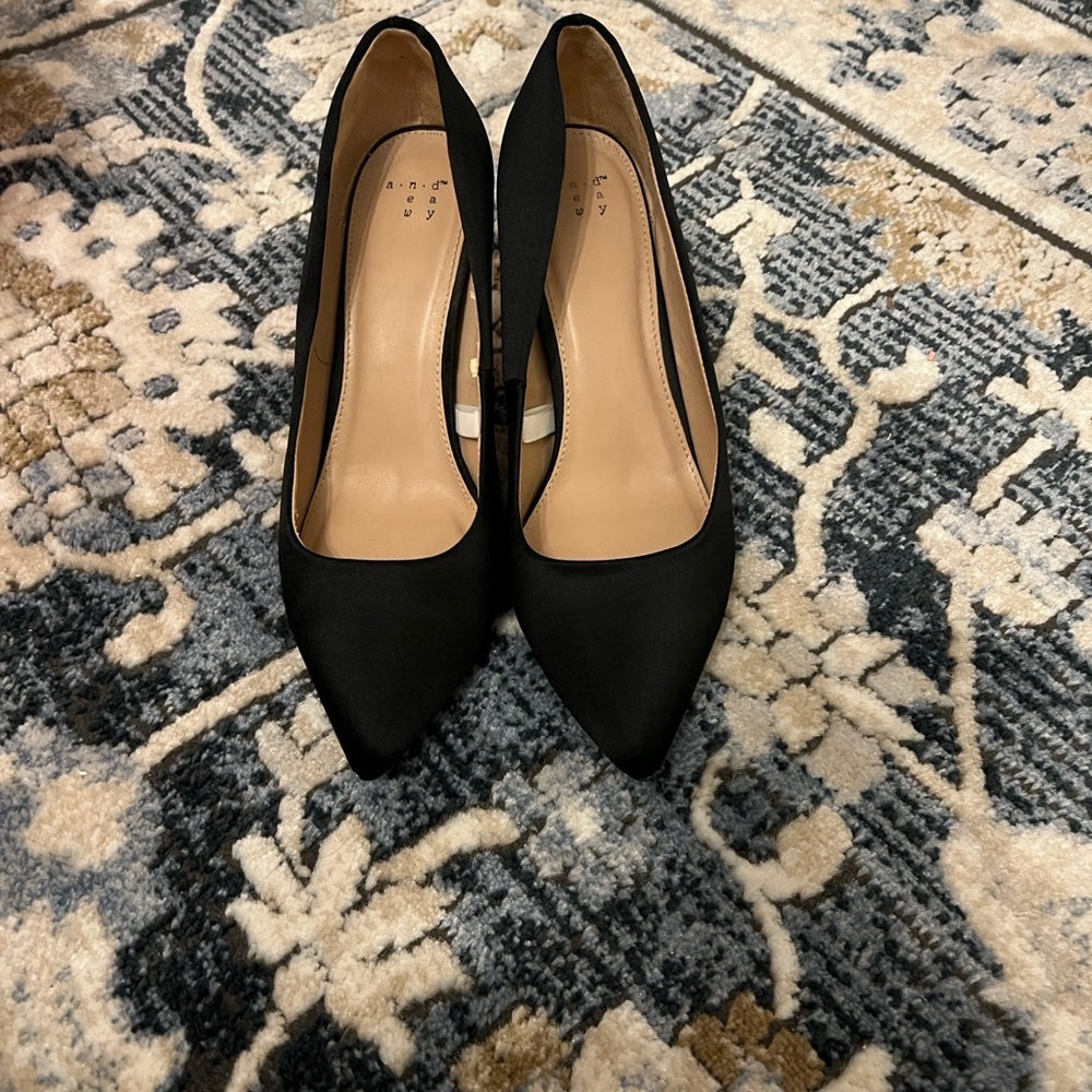A NEW DAY  Black Pointed Toe Heels